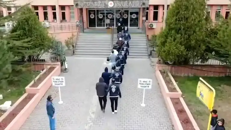 27 İlde Siber Suç Operasyonu: 237 Gözaltı 27 İlde Siber Suç Operasyonu: 237 Gözaltı